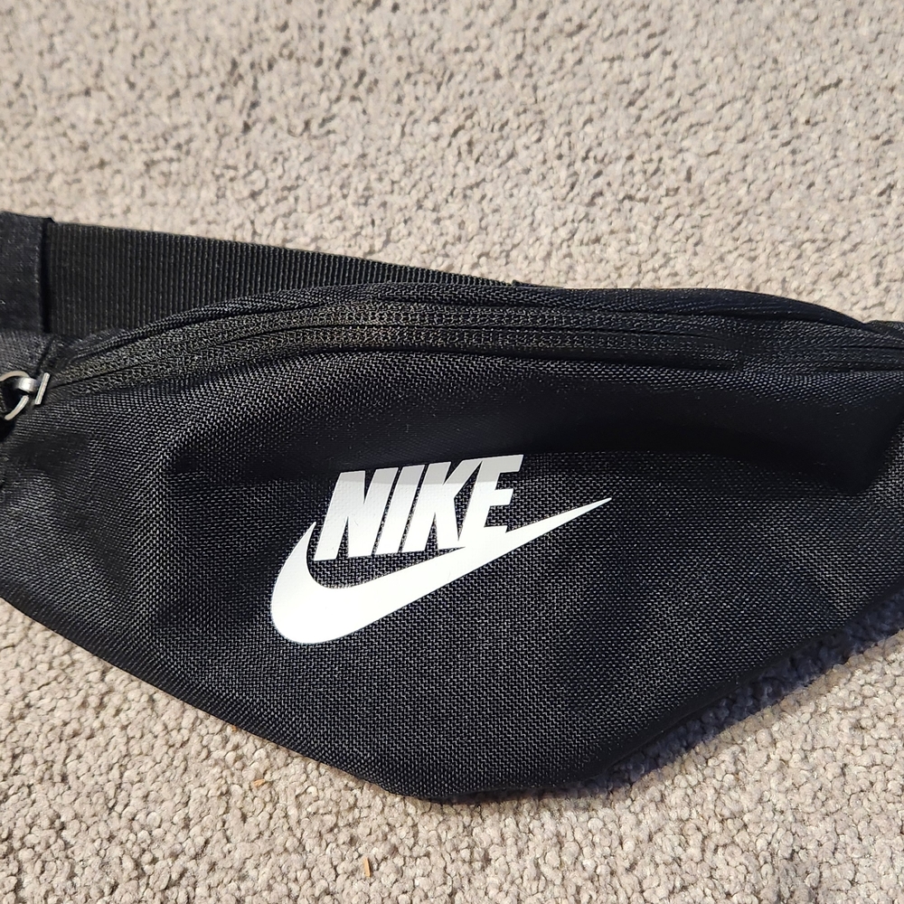Nike Heritage Small Fanny Pack